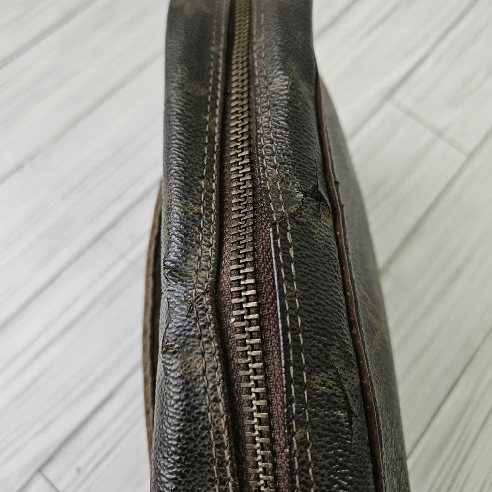 Louis Vuitton 1989 Compiege 23 Clutch Handbag in Monogram Canvas and Leather - Picture 10 of 16